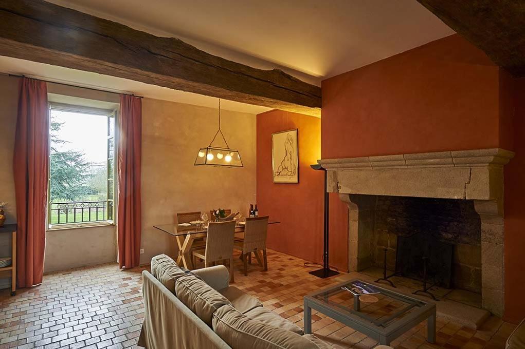 Gite La Terrasse - Manoir Le Plessix Madeuc Corseul Kültér fotó